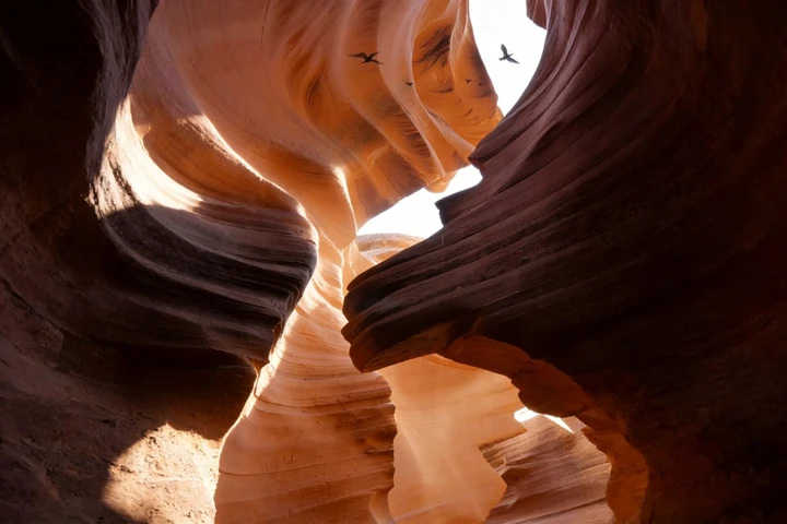 峡谷回响：天地与心的私语