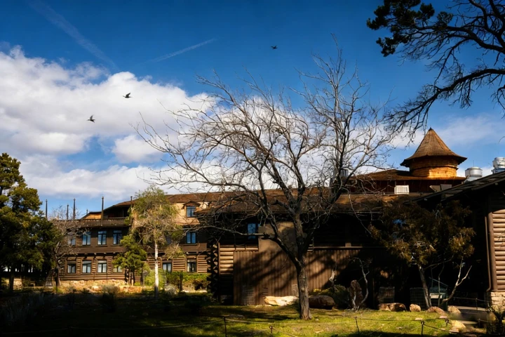 峡谷回响：天地与心的私语