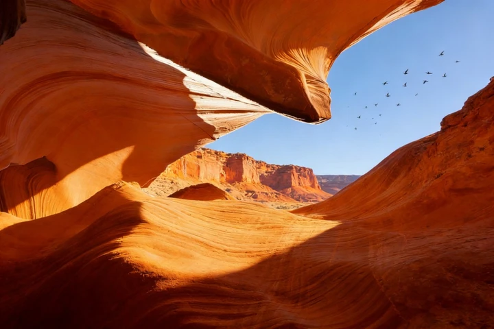 峡谷回响：天地与心的私语