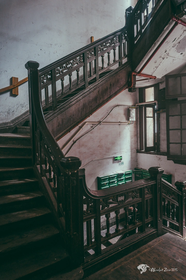 小城故事(自述)Ⅱ——阶梯的背后(1)