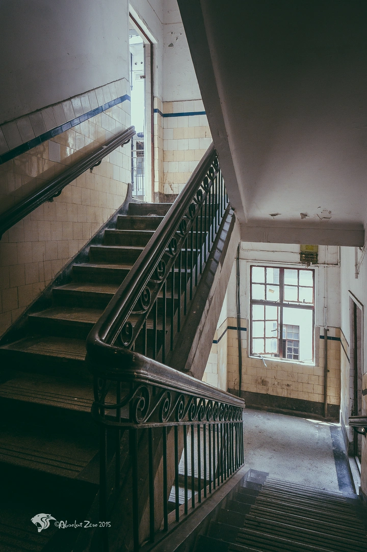 小城故事(自述)Ⅱ——阶梯的背后(1)