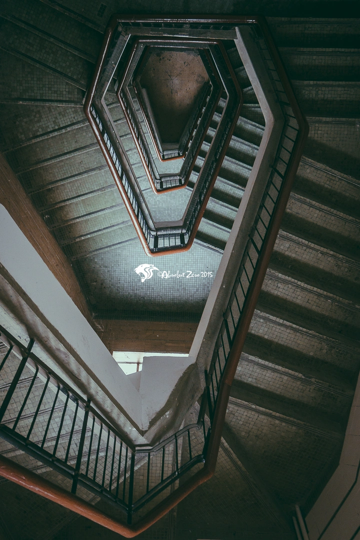 小城故事(自述)Ⅱ——阶梯的背后(1)