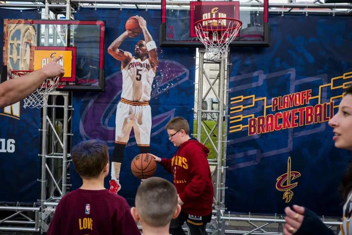 亚历克斯·韦伯作品赏析