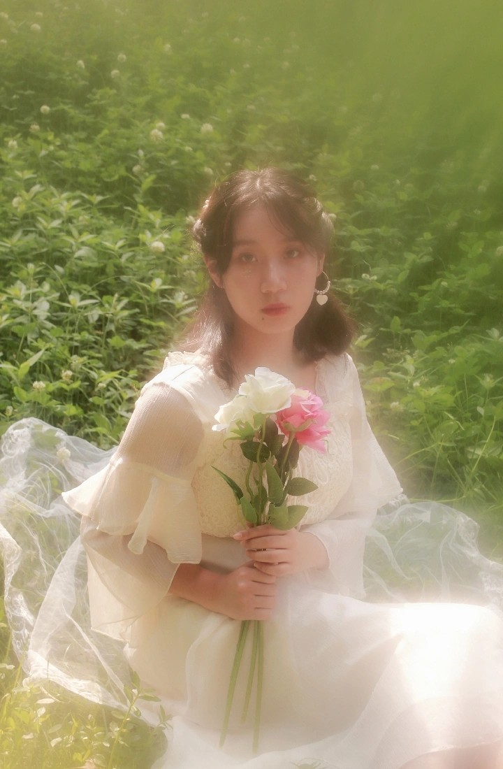 当代卑微女大学生 开始尝试第一次写文章