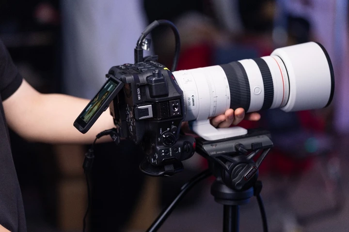 佳能“佳直播”携手时拍传媒，开启明星感团播时代