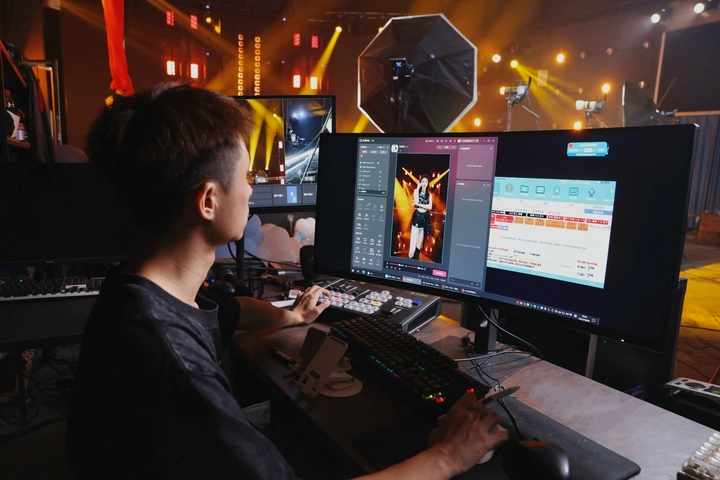 佳能“佳直播”携手时拍传媒，开启明星感团播时代