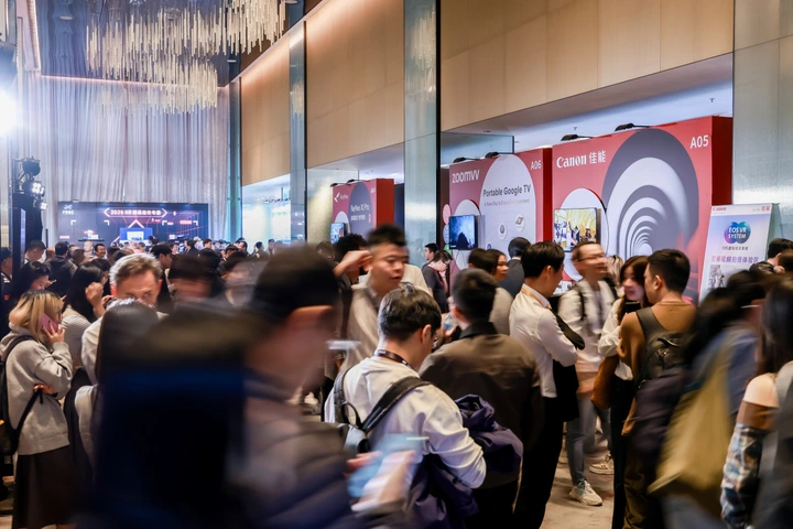 佳能空间视频拍摄解决方案荣获第十届金陀螺奖“年度XR技术创新”奖