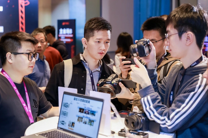 佳能空间视频拍摄解决方案荣获第十届金陀螺奖“年度XR技术创新”奖