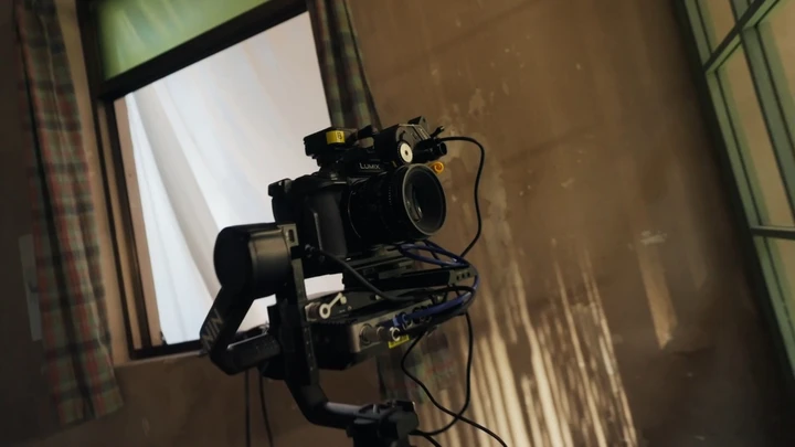 LUMIX S1M2+ARRI LogC3共同编织《墙洞》——电影质感触手可及