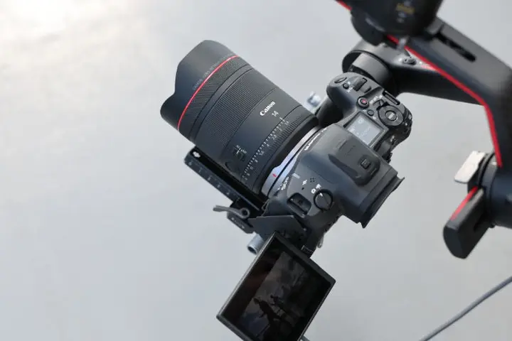 佳能发布HYBRID系列新品RF14mm F1.4 L VCM镜头
