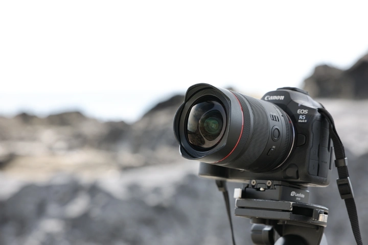 佳能发布HYBRID系列新品RF14mm F1.4 L VCM镜头