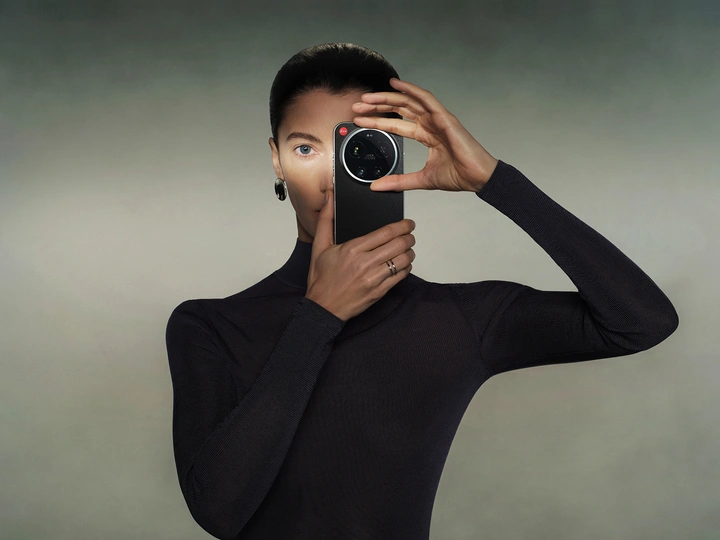 徕卡相机公司携手小米发布首款国际版智能手机，拓展移动业务版图