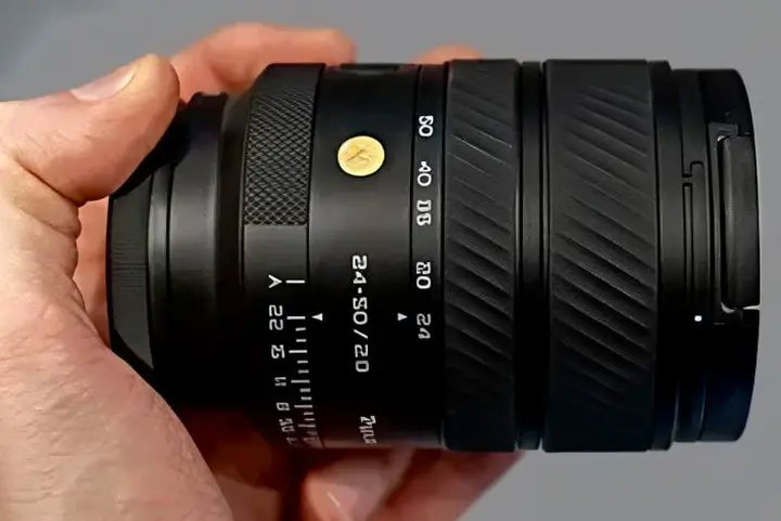 一周器材速递|索尼、佳能APS-C旗舰传闻齐发!国产镜头首次杀入AF变焦领域!