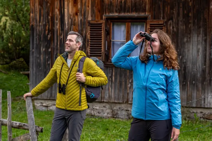 全新维度 典雅呈现 徕卡 Noctivid 便携式双筒望远镜系列