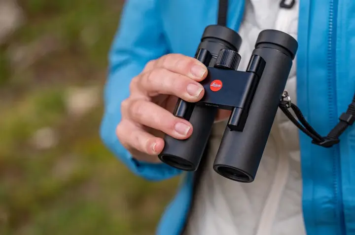 全新维度 典雅呈现 徕卡 Noctivid 便携式双筒望远镜系列