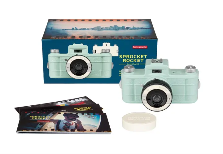 Lomography全新双色齿孔火箭全景相机隆重登场