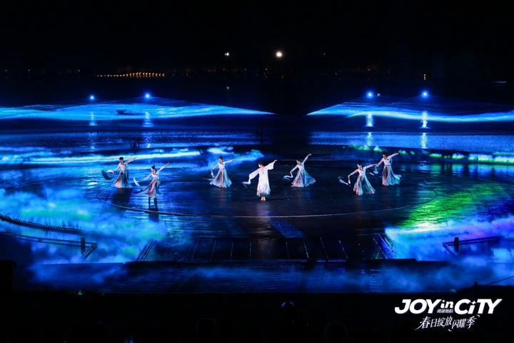 佳能携手无忧传媒“JOY in CITY”盛典 电影机讯道化直播方案落地水上实景