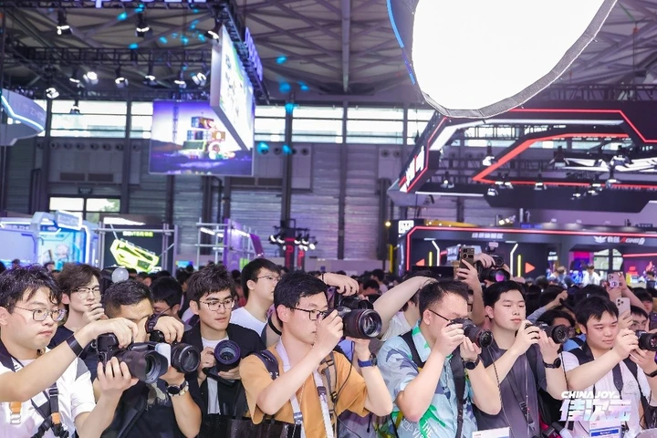 佳能亮相第二十三届中国国际数码互动娱乐展览会 为二次元创作者打造沉浸式影像世界