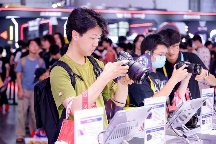 佳能亮相第二十三届中国国际数码互动娱乐展览会 为二次元创作者打造沉浸式影像世界