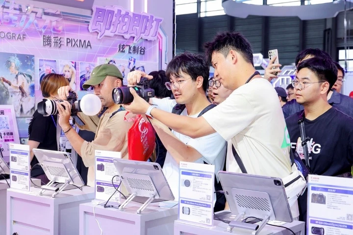 佳能亮相第二十三届中国国际数码互动娱乐展览会 为二次元创作者打造沉浸式影像世界