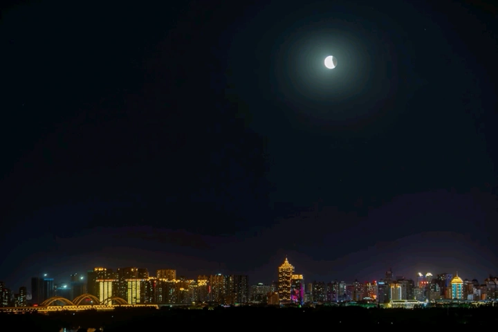超级月亮复圆全过程延时视频