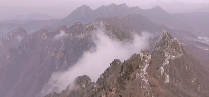 似饮马边城箫鼓喧 原是云海聊故思
