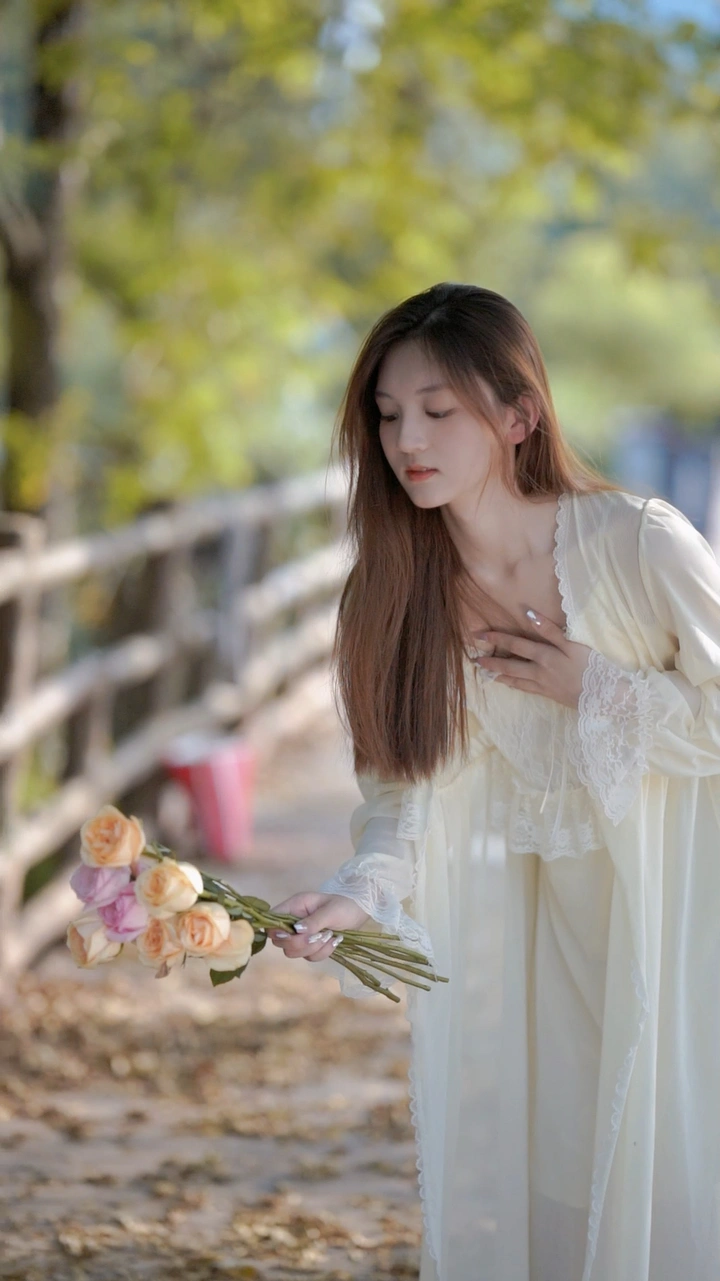 法系溪边阳光少女