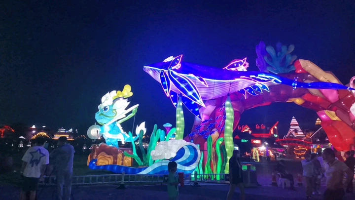 金沙滩啤酒城海鲜灯组