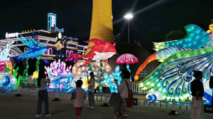金沙滩啤酒城夜景