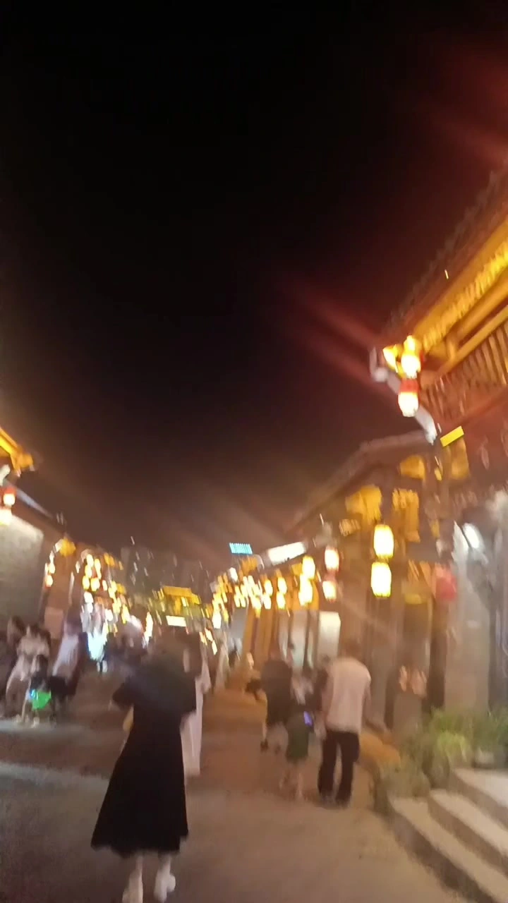紧紧握着青花信物信守着承诺