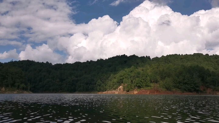蓝天碧水