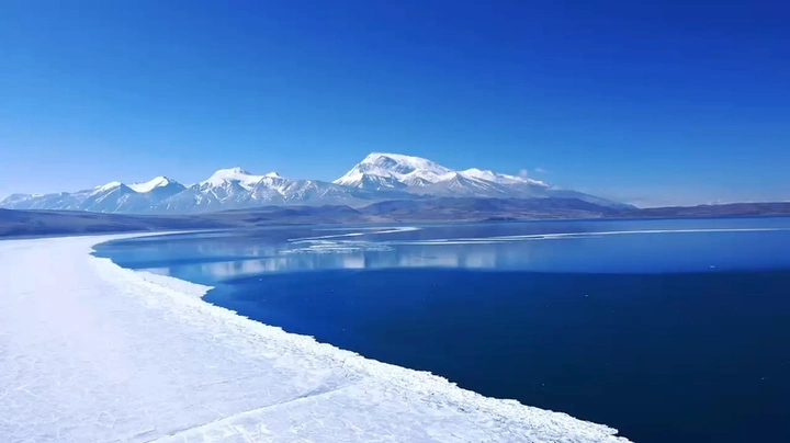 雪山与旅行