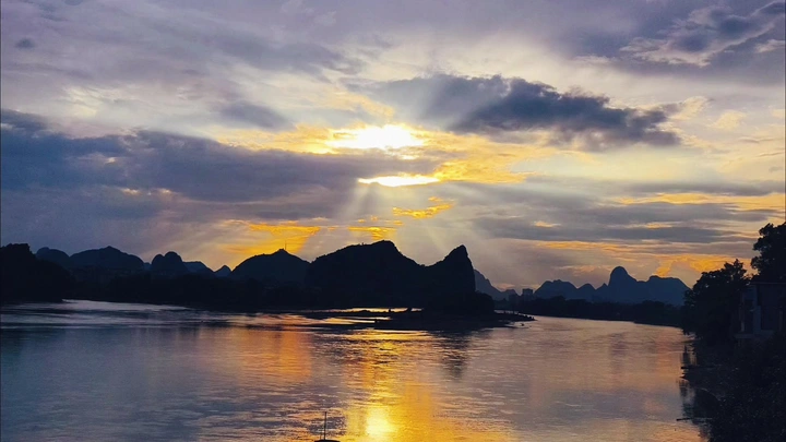 山河沐晖
