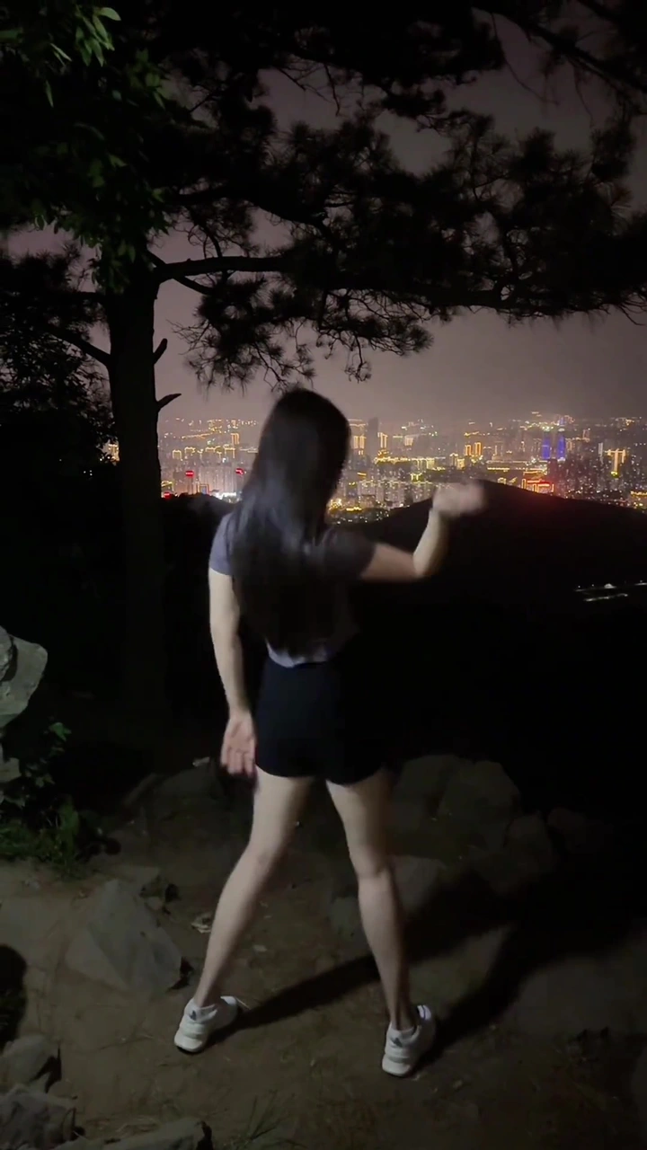 一起跳个舞吧