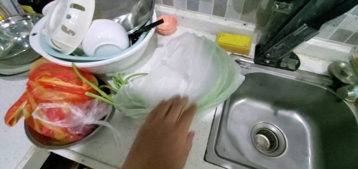 走，下班了回家做菜去！！