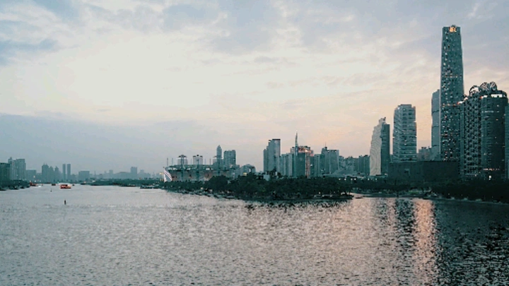 华灯初上的珠江夜景，爱了爱了…