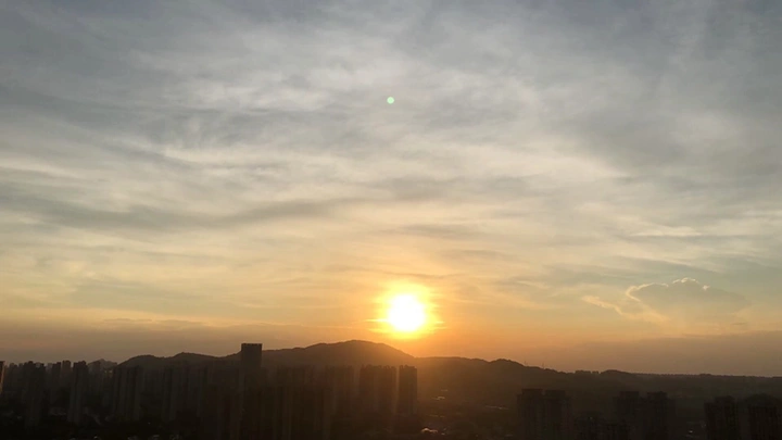 太阳不是突然下山的