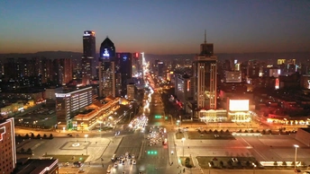 你的眼睛就像…