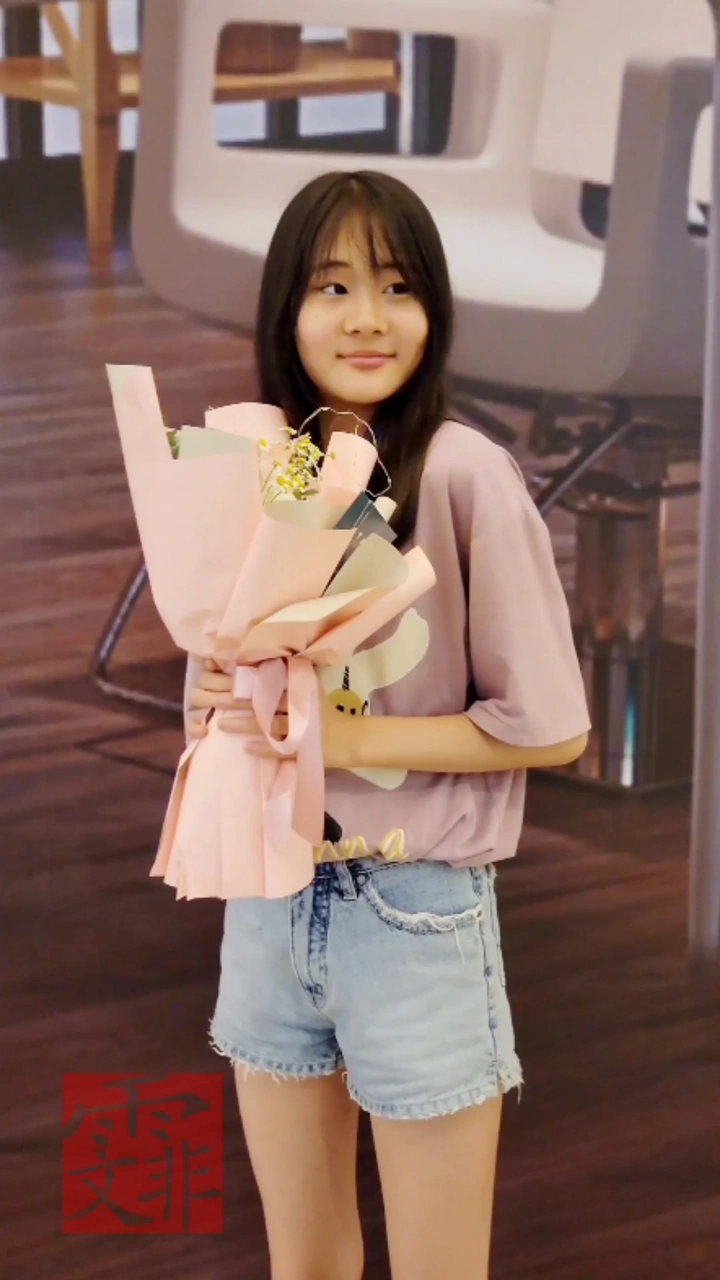 纯情小美女
