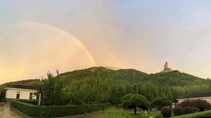 雨后的南山大佛