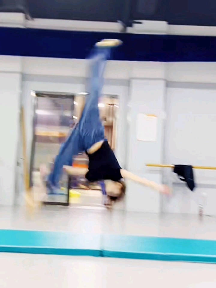 舞蹈技巧➠侧空翻