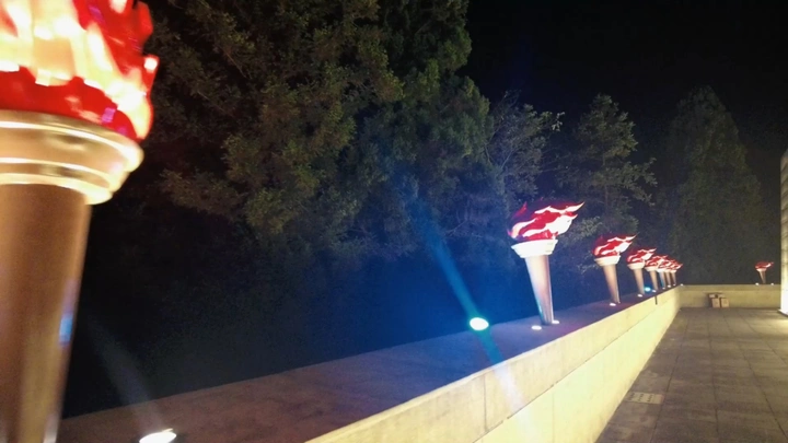 夜色中的井冈山南山火炬广场