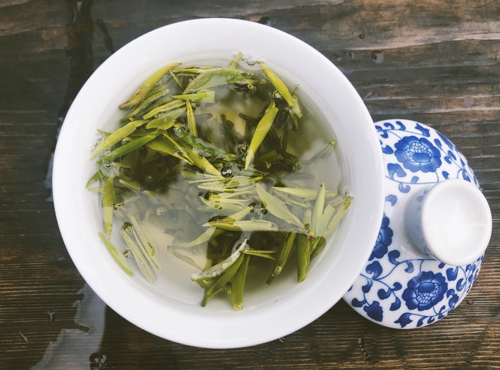 一杯盖碗茶