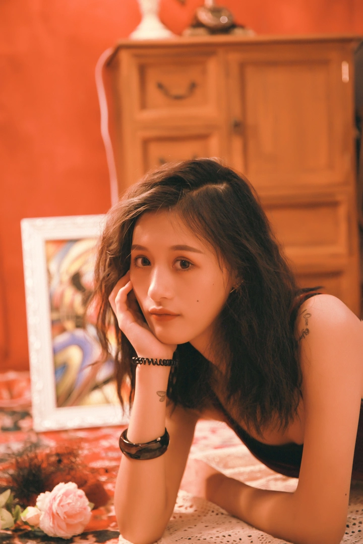 旧时光倒流，紅裙依舊美