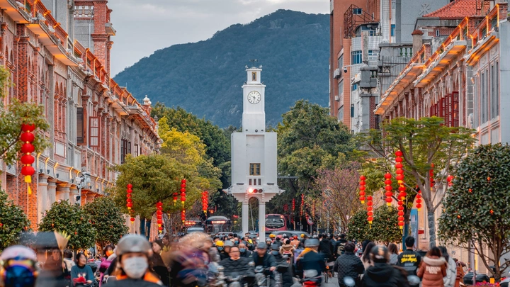 在钟楼，邂逅生动的古城泉州