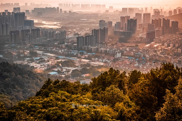 八分山日出时分