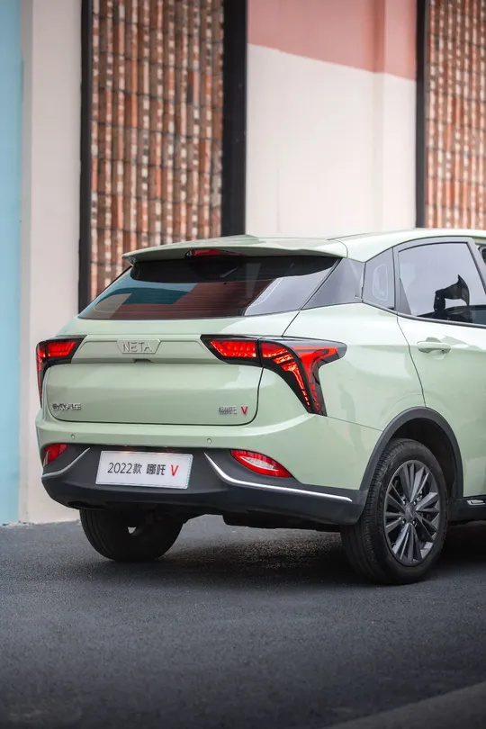 紧凑型掀背车的后部
