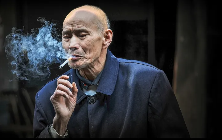 场镇上的老人们