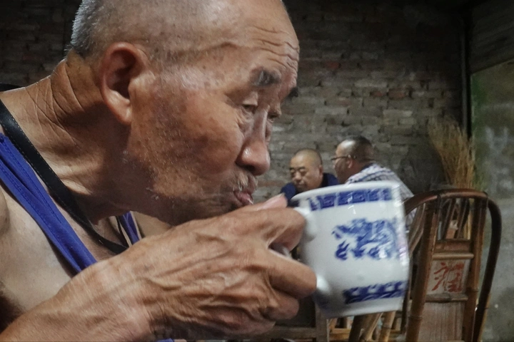 老茶铺.老人