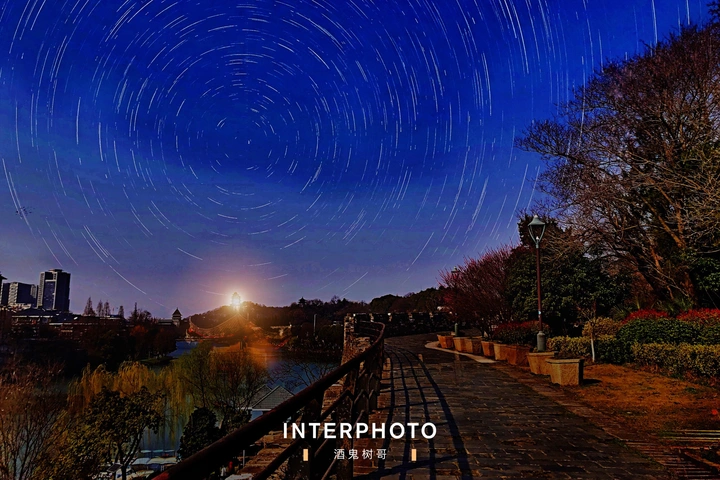 古城墙的星空